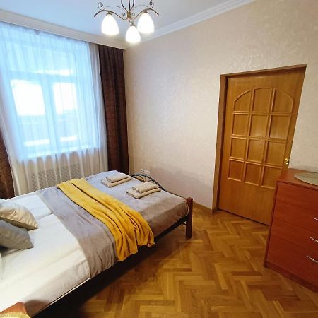 Old Town Retreat With Stunning Views 2 Bedroom Apartment Nearby The Church Of Saint Peter Riga Dış mekan fotoğraf