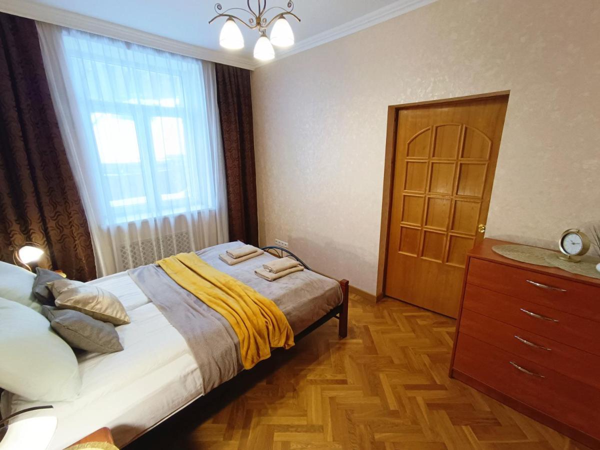 Old Town Retreat With Stunning Views 2 Bedroom Apartment Nearby The Church Of Saint Peter Riga Dış mekan fotoğraf