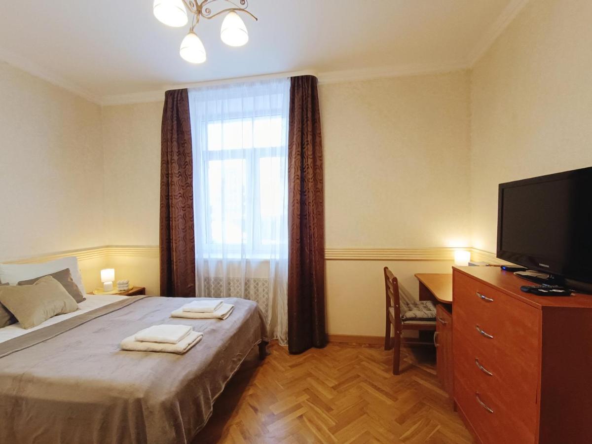 Old Town Retreat With Stunning Views 2 Bedroom Apartment Nearby The Church Of Saint Peter Riga Dış mekan fotoğraf