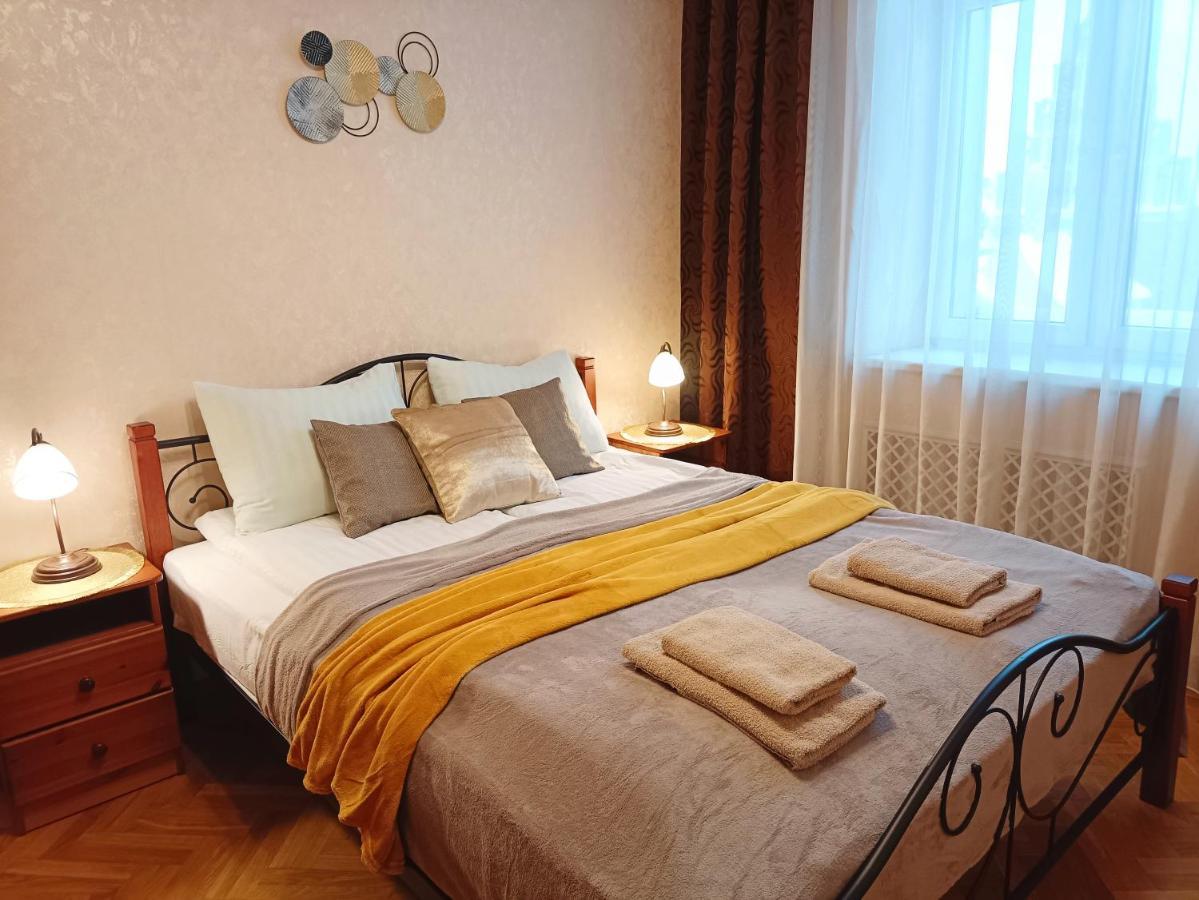Old Town Retreat With Stunning Views 2 Bedroom Apartment Nearby The Church Of Saint Peter Riga Dış mekan fotoğraf