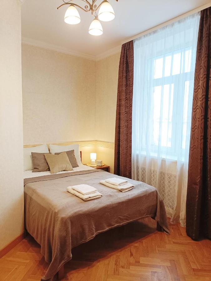 Old Town Retreat With Stunning Views 2 Bedroom Apartment Nearby The Church Of Saint Peter Riga Dış mekan fotoğraf