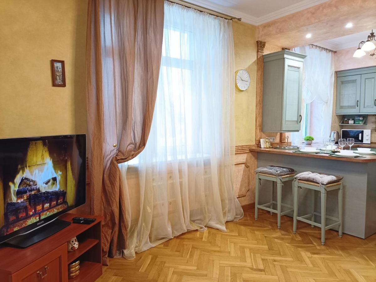Old Town Retreat With Stunning Views 2 Bedroom Apartment Nearby The Church Of Saint Peter Riga Dış mekan fotoğraf